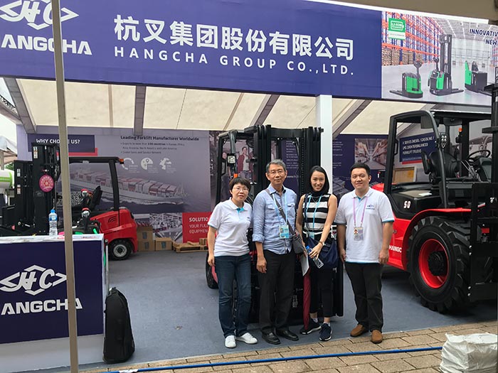 The 124th Canton Fair – HANGCHA Forklift (7).jpg